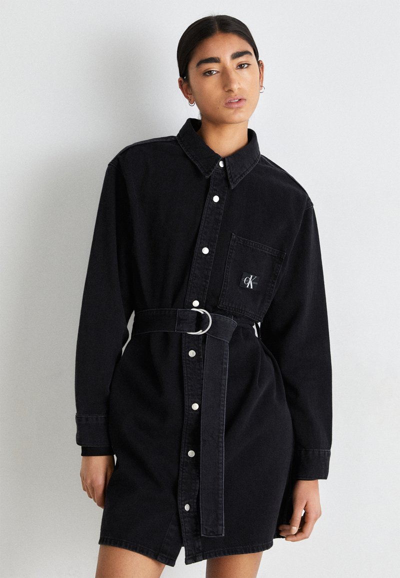 Calvin Klein Jeans UTILITY DRESS Jeanskleid denim black/black denim Zalando.ch
