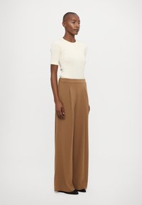 Max Mara Leisure EUCLIDE - Püksid - cuoio