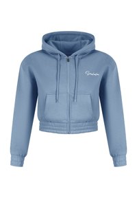 Sweat à capuche court bleu zippé avec poches avant, capuche à cordon, poignets élastiques et petit texte blanc en script sur le côté gauche de la poitrine.