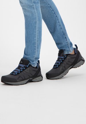 Travelin ERVIK - Baskets basses - grey