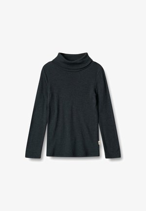 T-shirt turtleneck à manches longues en gris foncé, avec un col replié et une texture douce. Détail de fente sur l'ourlet et petite étiquette en bas à gauche.