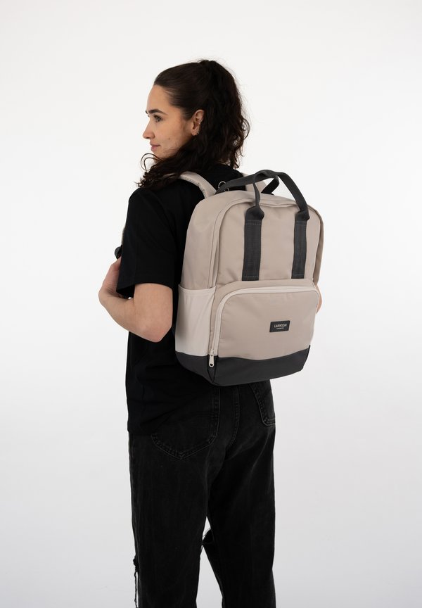 NO 6 - Tagesrucksack - sand grau