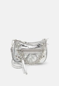 Valgt, silver-coloured