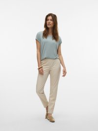 Vero Moda VMAVA PLAIN - Lihtne T-särk - gray mist