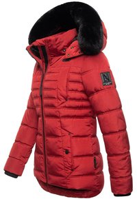 Rote gepolsterte Jacke mit abnehmbarem schwarzen Kunstfellkapuze, Reißverschluss vorne und Seitenfächern. Strukturiertes Gewebe mit gestepptem Muster.