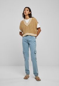 Urban Classics CROPPED COLLEGE SLIPOVER - Apdrukāts T-krekls - unionbeige