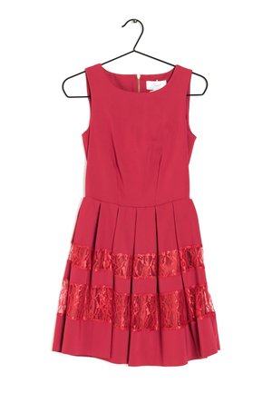 Closet, Robe de cocktail - red