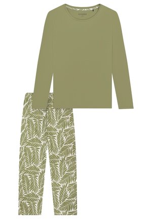 Oliwkowa, długorękawowa koszula z okrągłym dekoltem, zestawiona z białymi spodniami w zielony liściasty wzór. Gładka faktura tkaniny na całej powierzchni.