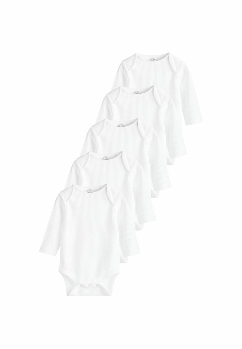 Bodysuits pour bébés à manches longues blancs, avec une texture côtelée, un col rond et une fermeture à pression au bas ; présentés en ensemble de cinq.