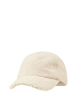 Cremfarbener Fleece-Baseballhut mit weicher Textur und gebogenem Schirm, isoliert auf weißem Hintergrund.