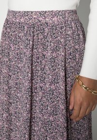 MSCH Copenhagen HEDDA RIKKELIE SKIRT  - Saia comprida - blue nights