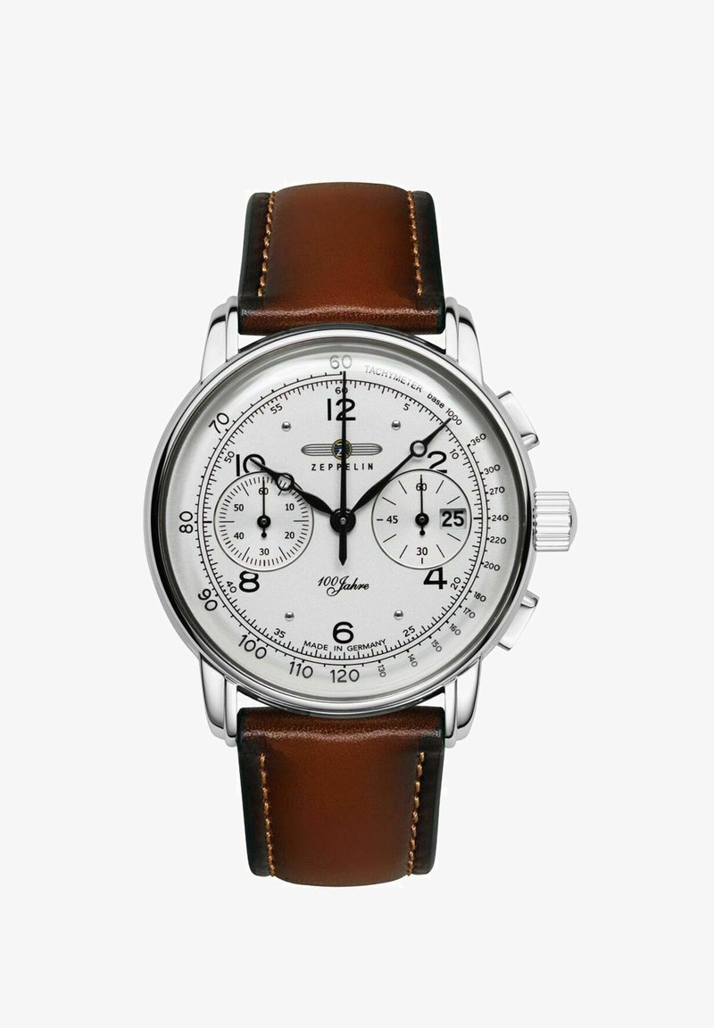 Silberner Chronograph mit einem weißen Zifferblatt, braunem Lederarmband und schwarzen Markierungen. Verfügt über zwei Sub-Zifferblätter und eine Tachometerskala.