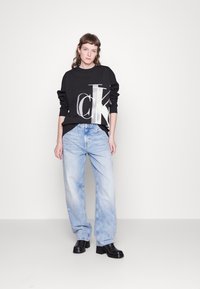 Calvin Klein Jeans LIGHTBOX - Sudadera - black