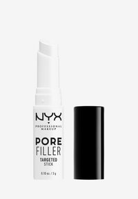 Bâtonnet ciblé Pore Filler de NYX dans un tube blanc avec un texte noir. Design à torsion avec une crème lisse à l'intérieur. Comprend un capuchon noir.