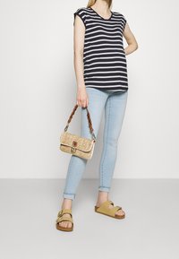 ONLY MATERNITY Triko s potiskem - dark blue