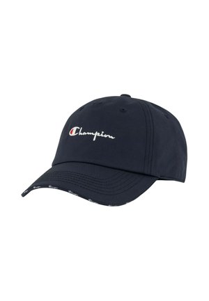 Cappellino da baseball blu navy con visiera curva, logo Champion ricamato in bianco e rosso davanti, e piccoli dettagli del logo sul bordo della visiera.