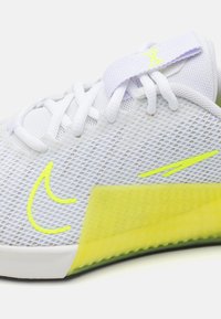 Nike Performance METCON 9 - Tenisice za trening - white/volt cyber/summit white/black