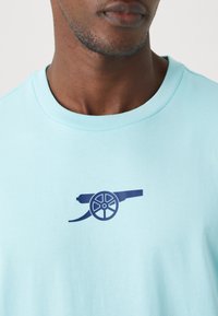 adidas Performance ARSENAL LONDON SZN TEE - Klupska odjeća - clear aqua