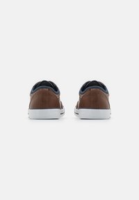 Pier One Tenisky - cognac