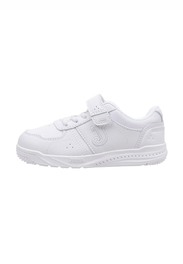 Zapato deportivo blanco con parte superior sintética lisa, detalles texturizados, puntera redonda, correa ajustable y suela de goma. Adecuado para uso casual.