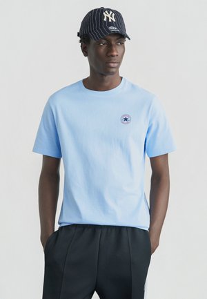 CORE CHUCK PATCH TEE - Pamata T-krekls - blue