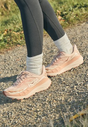 STINSON 7 - Trail hardloopschoenen - cream/sandstone