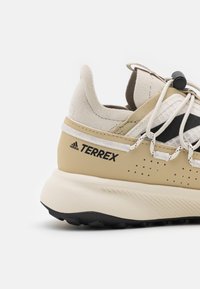 adidas Performance Obuwie hikingowe