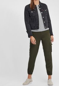 Oxmo Sweter