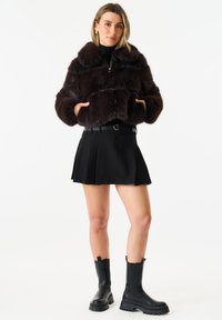 GINI LONDON Winter jacket - brown
