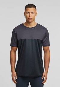 Mister Tee Basic póló - black