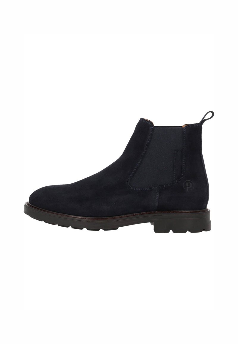 Botas Chelsea de ante en color navy con paneles laterales elásticos, una lengüeta y una suela de goma resistente. Presentan detalles de costura en contraste.