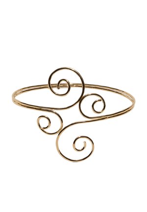Armband aus goldfarbenem Metalldraht mit vier dekorativen Spiralen, die ein offenes, elegantes Design bilden.