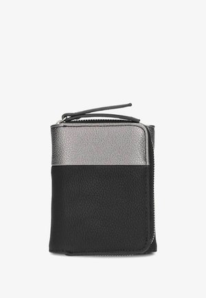 Zwarte en zilveren portefeuille met rits, voorzien van een leren afwerking met textuur. De portefeuille heeft een gesplitst ontwerp met een metallic bovenstuk en een glad onderstuk.