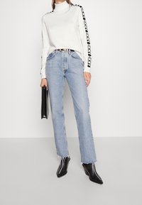 DKNY Stickad tröja - white