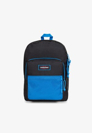 Sac à dos noir avec une poche avant en maille bleue, cordons de serrage bleu ajustables et une poignée en haut. Présente un design plat et arrondi.