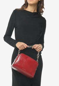 Miriade GLAS - Borsa a mano - rosso scuro