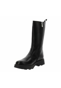 Bota de cuero negra hasta la mitad de la pantorrilla con suela gruesa, cremallera lateral y tira en la parte superior sobre un fondo blanco.