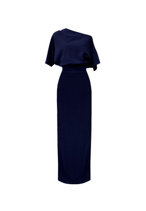 Granatowa sukienka z miękkiego materiału, z asymetrycznym krojem typu off-the-shoulder, dopasowanym w talii i prostym, długim fasonem.