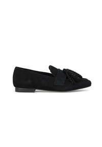 Schwarze Wildlederloafers mit runder Zehenform, die mit einer dekorativen Schleife und Quastendetails verziert sind. Flache Sohle, elegantes Design, geeignet für lässige Anlässe.