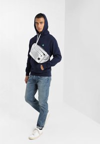 Urban Classics Marsupio - silver