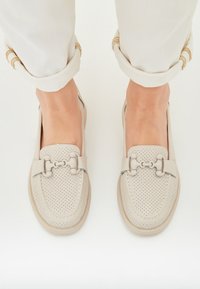 Cesare Gaspari Instappers - beige