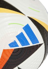 adidas Performance FUSSBALLLIEBE PRO FOOTBALL - Nogomet - white/black/glory blue