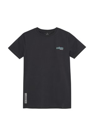 Zwart katoenen T-shirt met korte mouwen, ronde hals, een logo op de linkerborst in teal en een zijrandlabel met merkdetails.