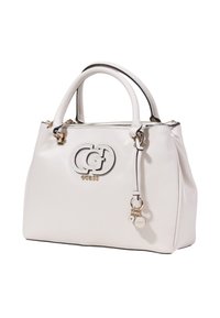 Borsa a mano in pelle bianca con finitura testurizzata, caratterizzata da un logo dorato, manici superiori e un ciondolo decorativo. Forma compatta e strutturata.