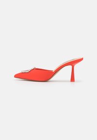LUCENT - Mules de salto - red