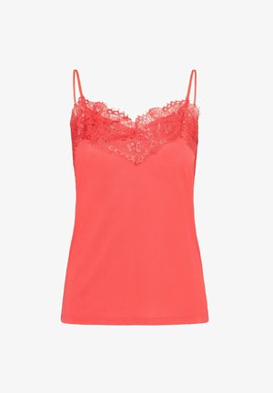 Top de camisolă corai, cu un tiv din dantelă stratificat în jurul decolteului, bretele ajustabile și o textură de material neted.