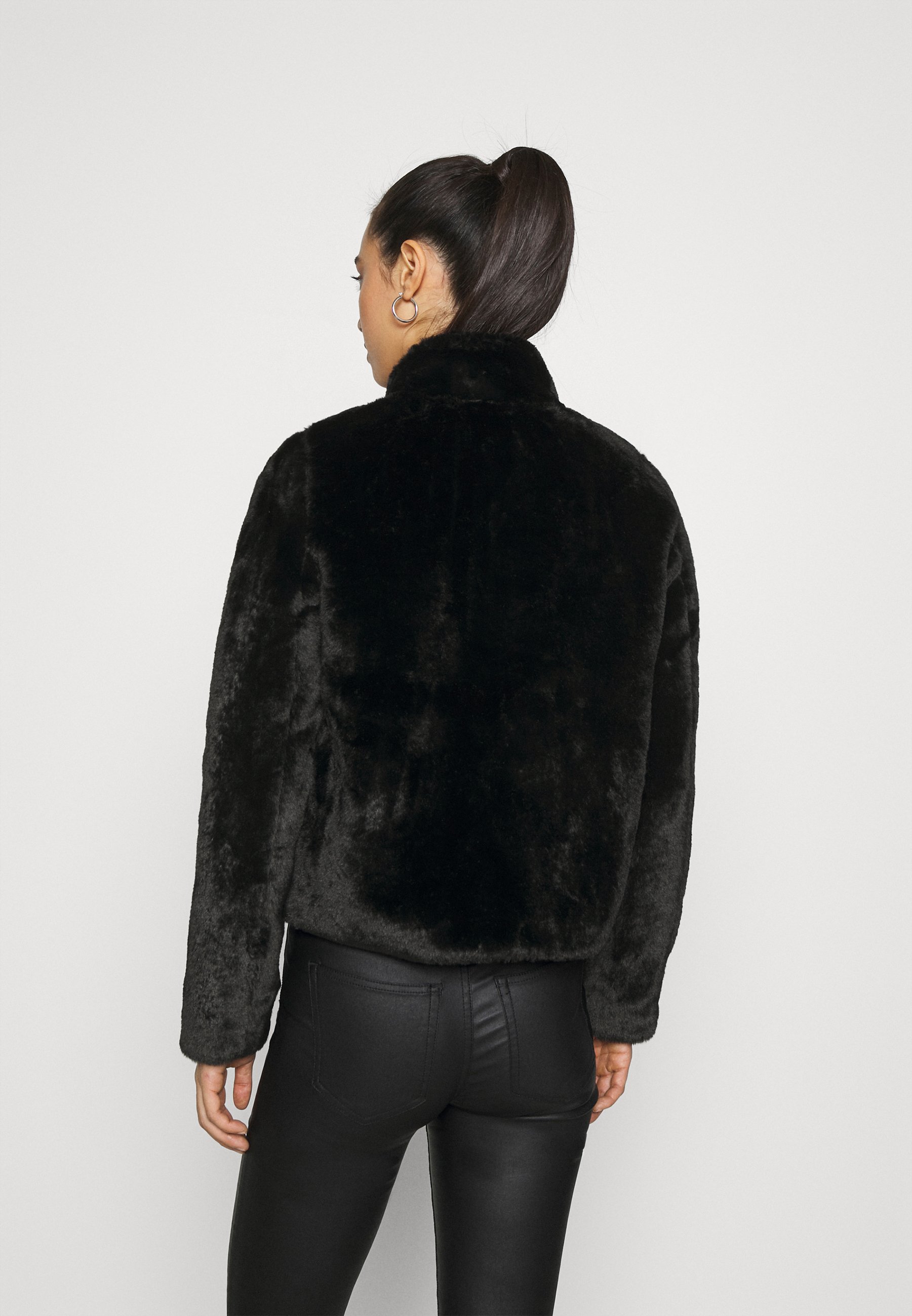 vmthea jacket
