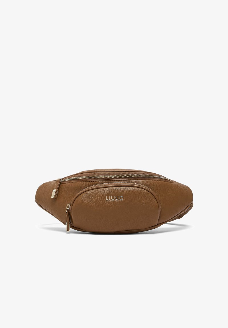 Sac banane en cuir marron avec deux compartiments zippés et une petite poche avant marquée "LIU JO" en lettres argentées.