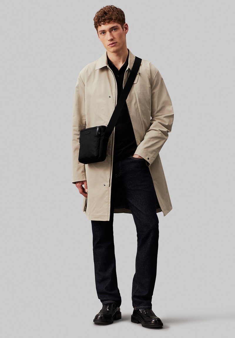 Calvin Klein SMALL REPORTER - Borsa a tracolla - ck black