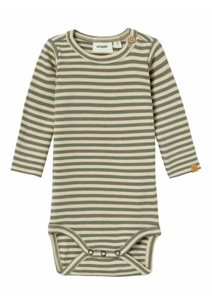 Pitkähihaisiin raidalliseen bodysuitiin vihreästä ja kerma-värisestä, ribbitetty pinta, pyöreä pääntie, napit olkapäässä ja nepparit alaosassa.
